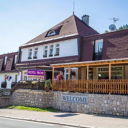 Hotel Prom Svoboda nad Upou Ngoại thất bức ảnh